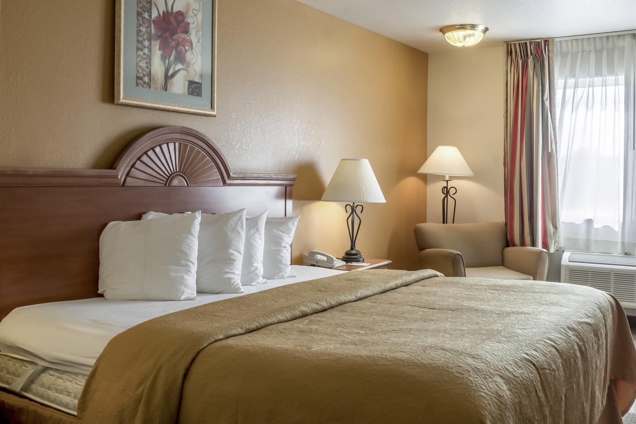 Quality Inn Huron Экстерьер фото