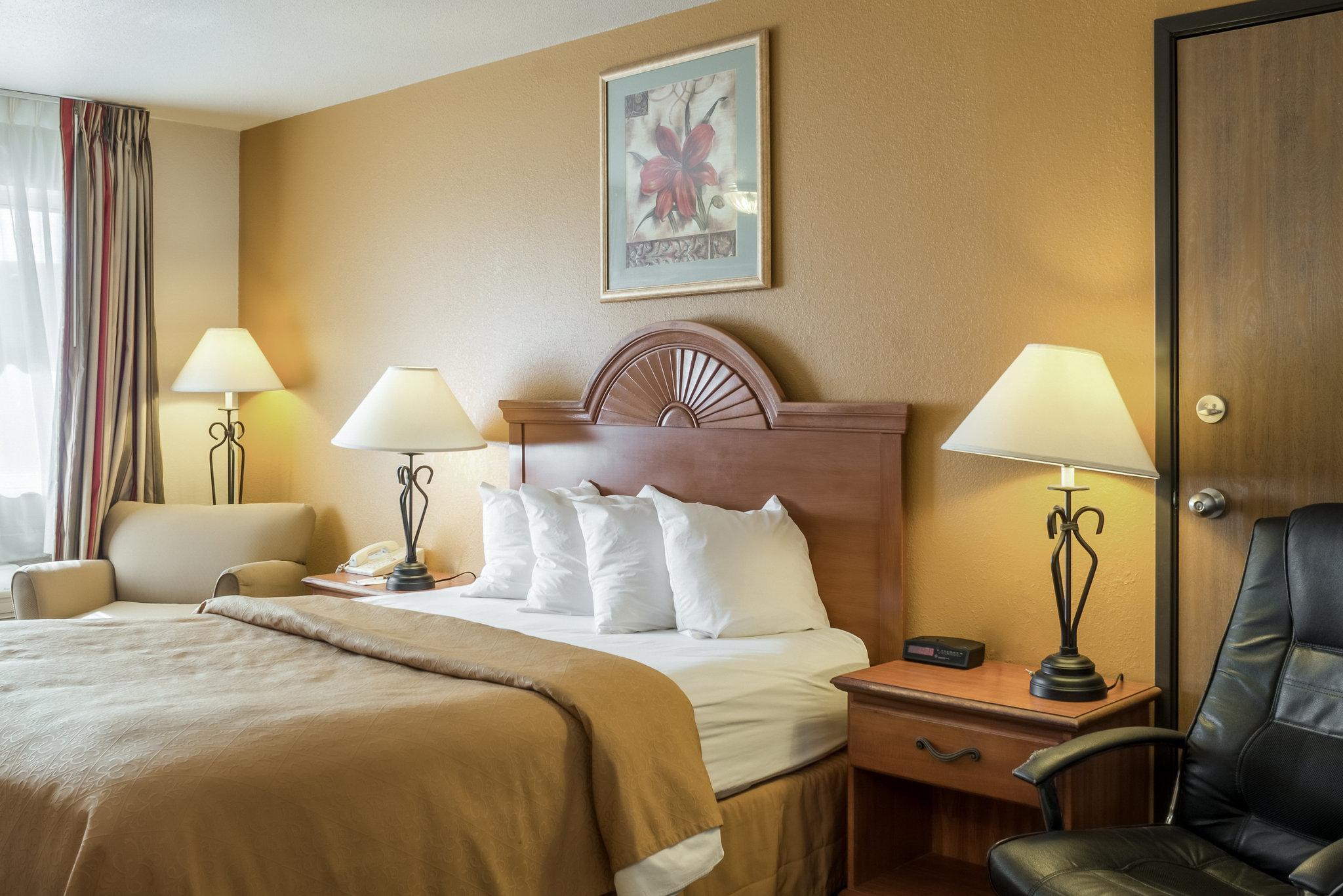 Quality Inn Huron Экстерьер фото