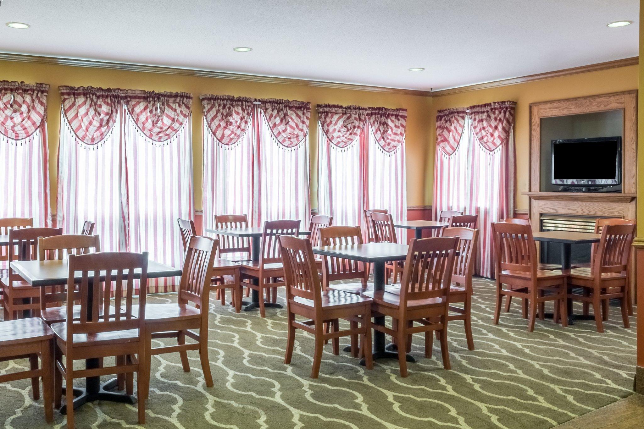 Quality Inn Huron Экстерьер фото