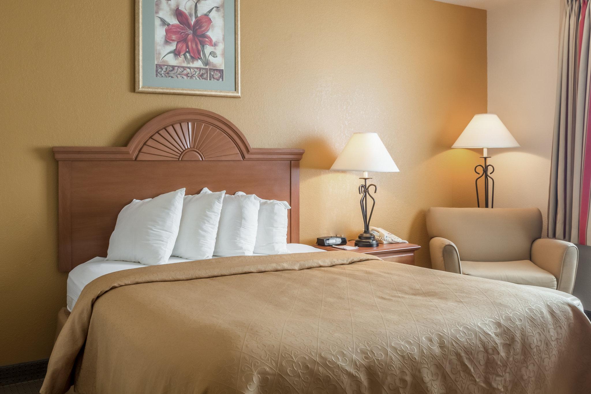 Quality Inn Huron Экстерьер фото
