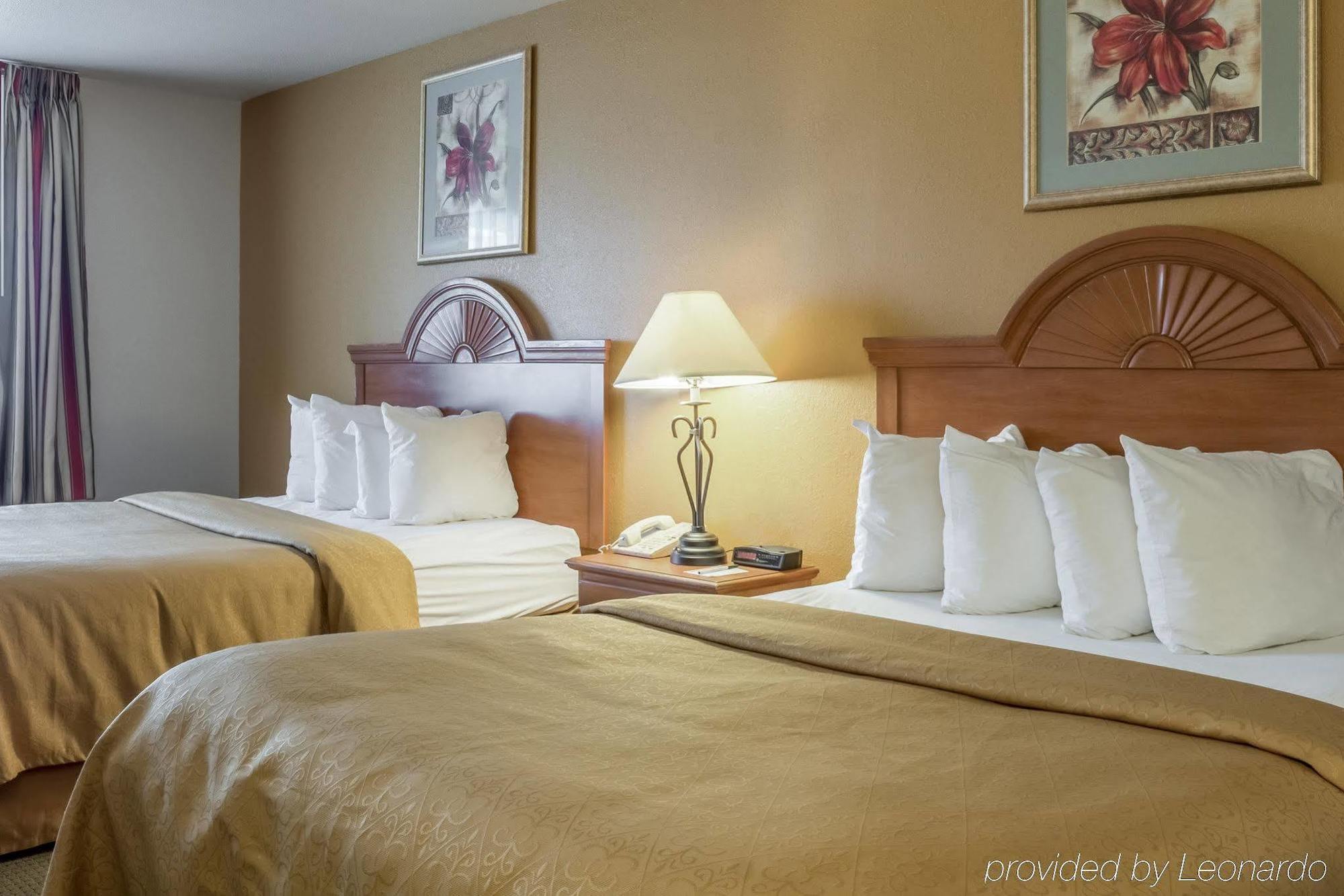 Quality Inn Huron Экстерьер фото